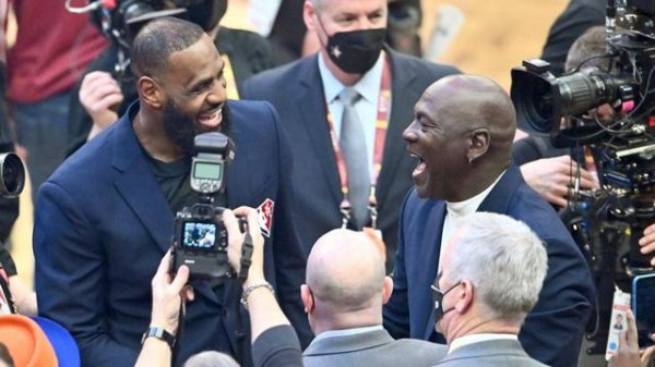 股票配资虚拟网站 前NBA球员：詹姆斯更像魔术师风格的传人 他和乔丹无法比较